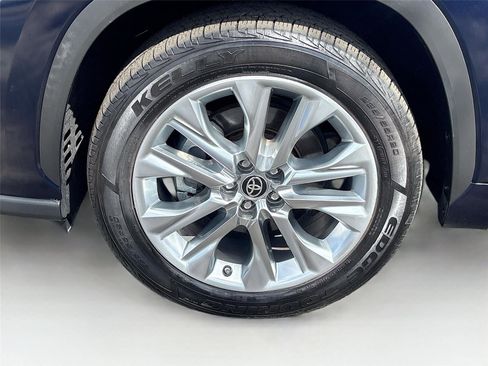 Used 2020 Toyota Highlander Limited image 33