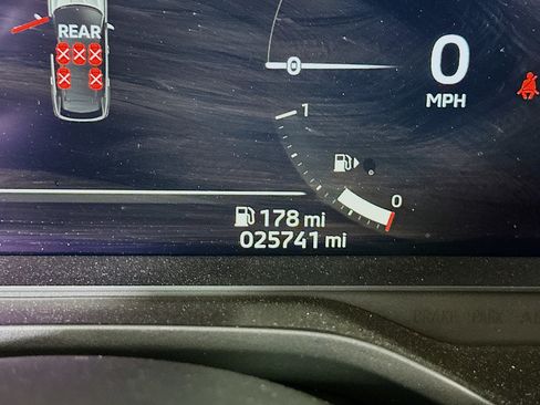 Used 2025 Mitsubishi Outlander SEL image 19