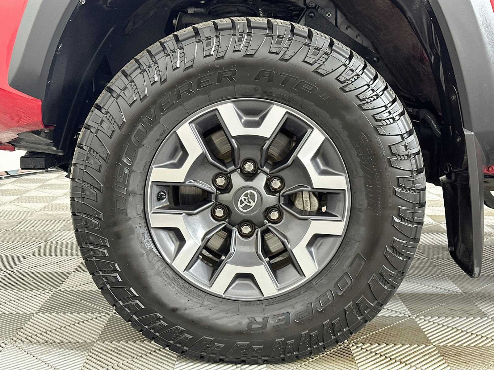 Used 2020 Toyota Tacoma TRD Off-Road w/ Technology Package AWD/4WD image 27
