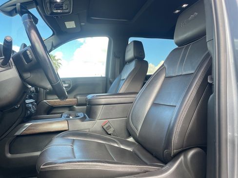 Used 2019 Chevrolet Silverado 1500 High Country w/ Technology Package image 7