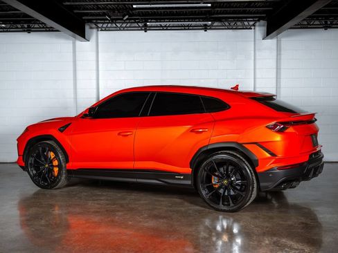 Used 2024 Lamborghini Urus S AWD/4WD image 2