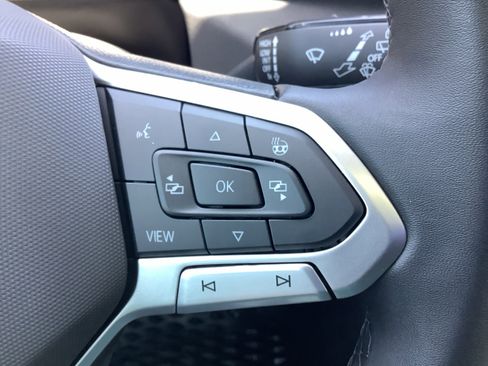New 2026 Volkswagen Taos SE FWD image 25