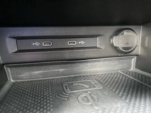 Used 2022 Volkswagen Tiguan SE FWD image 23