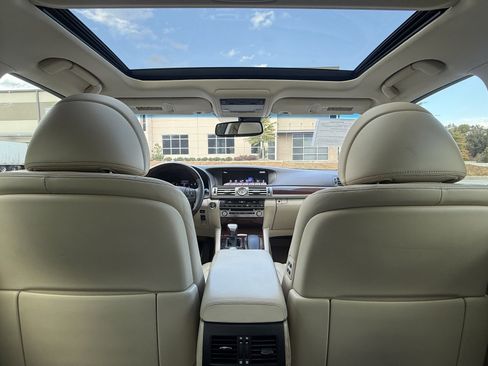 Used 2014 Lexus LS 460 image 32