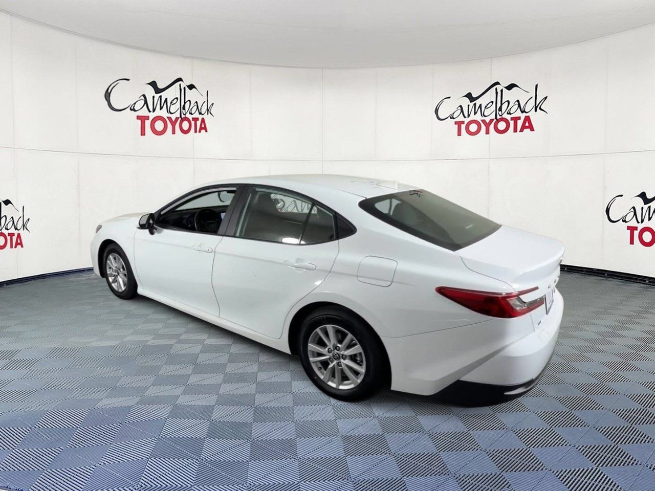 Used 2025 Toyota Camry LE FWD image 9