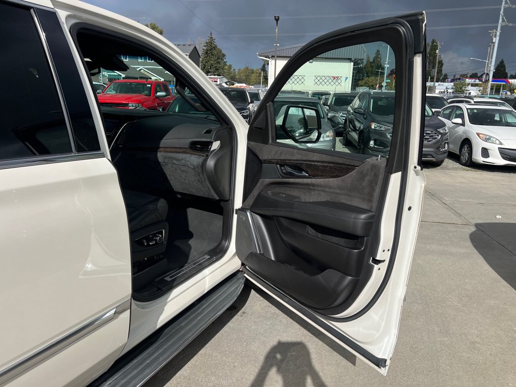Used 2015 Cadillac Escalade ESV Platinum AWD/4WD image 20