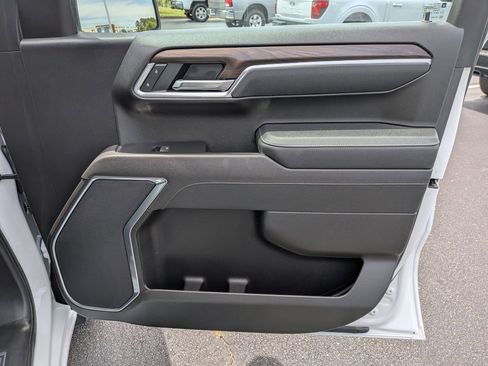 Used 2025 GMC Sierra 1500 SLT AWD/4WD image 32