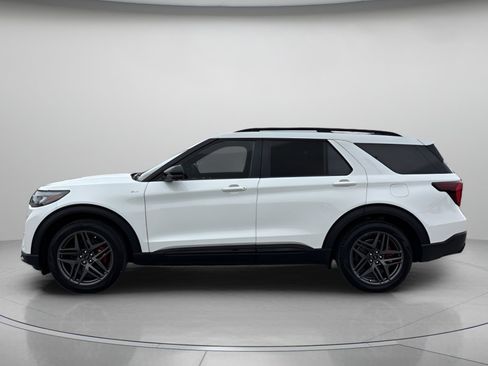 Certified 2025 Ford Explorer ST-Line w/ Premium Package image 5