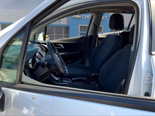 Certified 2022 Chevrolet Trax LS w/ Tint and Cruise Package FWD image 23