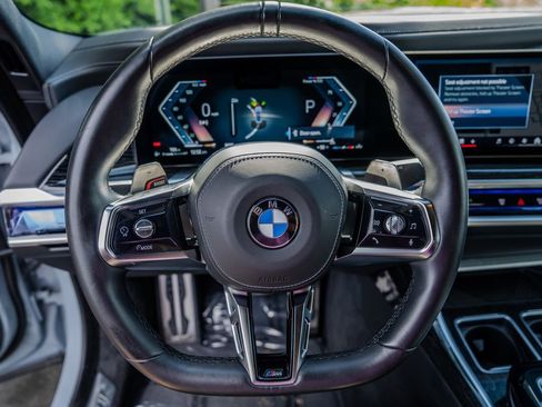 Used 2023 BMW 740i RWD image 5