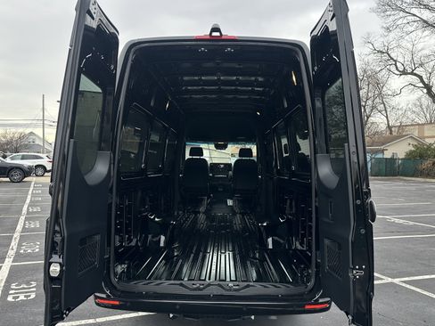 Used 2024 Mercedes-Benz Sprinter 3500 image 8