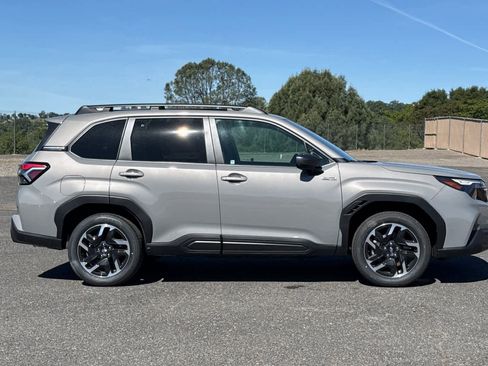 New 2026 Subaru Forester Premium AWD/4WD image 2