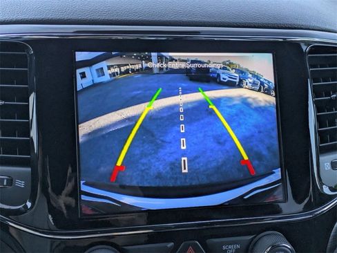 Used 2021 Jeep Grand Cherokee Laredo X image 23