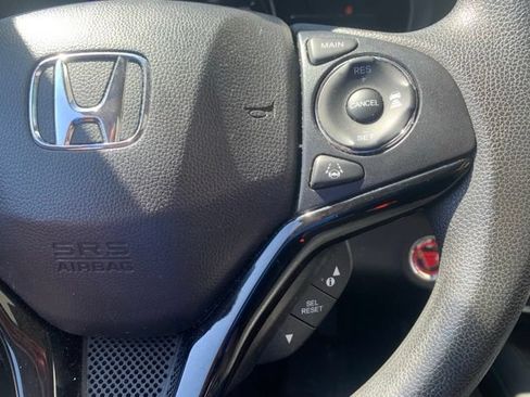 Used 2021 Honda HR-V EX image 9
