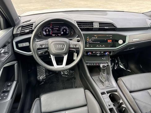 Used 2023 Audi Q3 2.0T Premium image 10