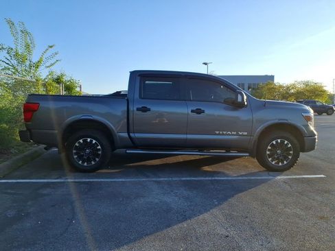 Used 2019 Nissan Titan PRO-4X w/ Pro-4x Convenience Package AWD/4WD image 14