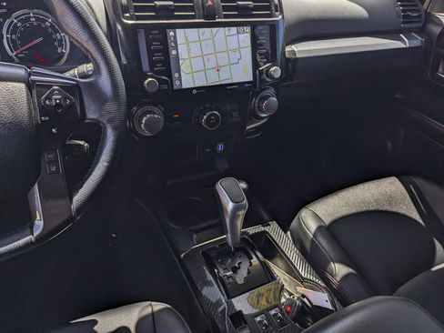 Used 2024 Toyota 4Runner TRD Off-Road Premium AWD/4WD image 10