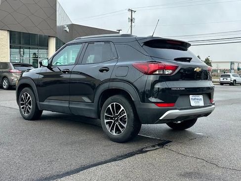 Used 2025 Chevrolet TrailBlazer LT image 4