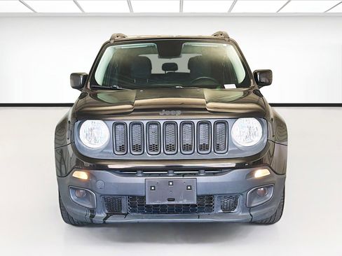 Used 2016 Jeep Renegade Latitude FWD image 2
