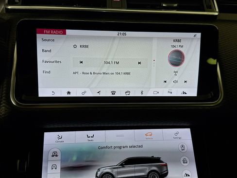 Used 2018 Land Rover Range Rover Velar R-Dynamic SE image 17