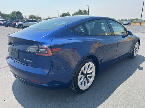 Used 2022 Tesla Model 3 Long Range AWD/4WD image 4