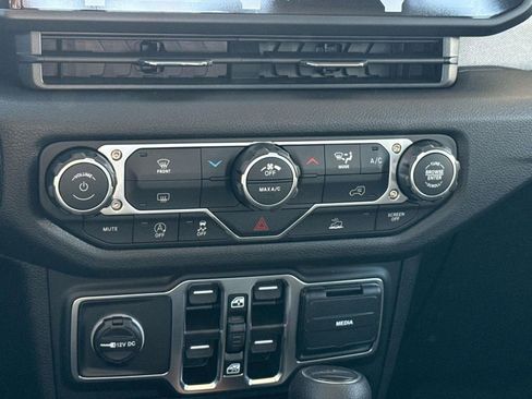 New 2026 Jeep Gladiator Sport image 18