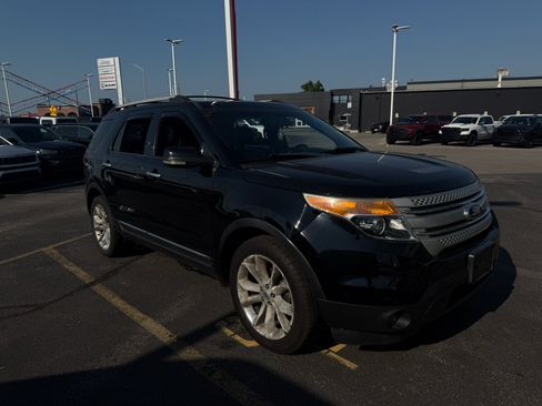 Used 2012 Ford Explorer XLT AWD/4WD image 2