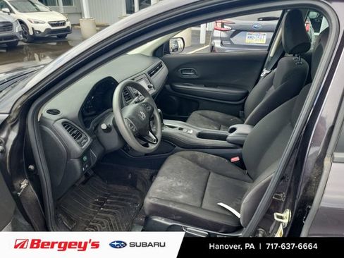 Used 2016 Honda HR-V LX image 8