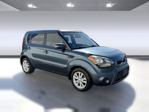Used 2012 Kia Soul + image 6