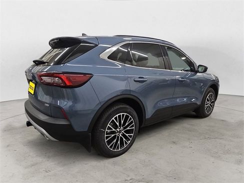 New 2025 Ford Escape SE w/ Class II Trailer Tow Package image 5