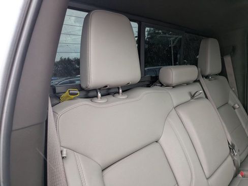 Used 2023 Chevrolet Silverado 1500 LTZ w/ LTZ Convenience Package II AWD/4WD image 17