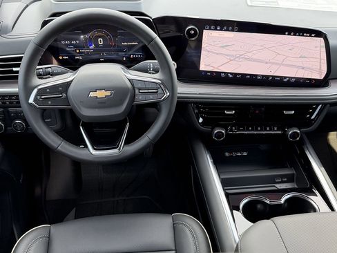 New 2026 Chevrolet Suburban Premier image 11