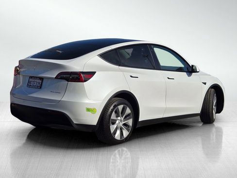 Used 2023 Tesla Model Y Long Range image 4