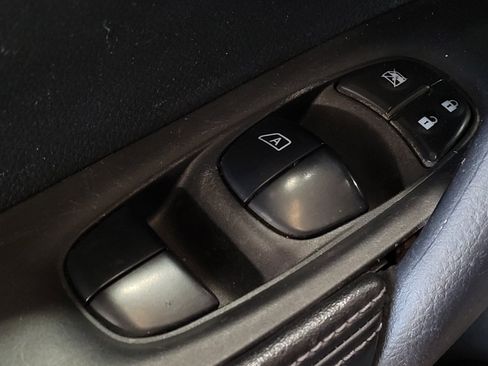 Used 2020 Nissan Rogue S w/ Special Edition Package FWD image 27