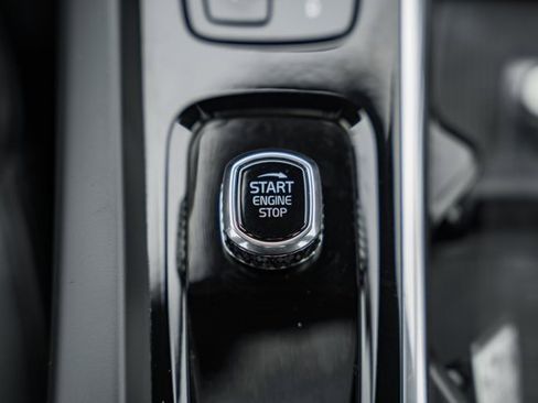 Used 2024 Volvo S60 B5 Plus image 25