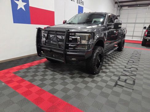 Used 2020 Ford F350 XLT w/ XLT Premium Package AWD/4WD image 11