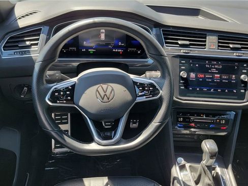 Used 2023 Volkswagen Tiguan SE R-Line image 11