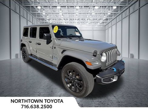 Used 2023 Jeep Wrangler Unlimited Sahara w/ Cold Weather Group AWD/4WD image 3