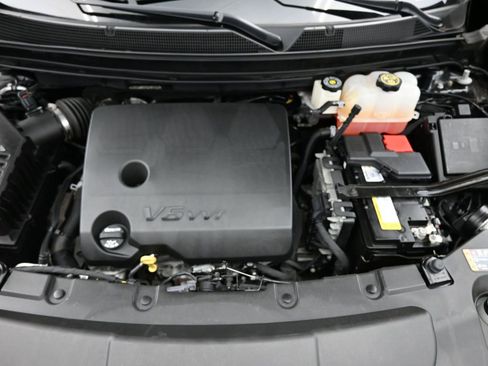 Used 2023 Chevrolet Traverse RS image 16