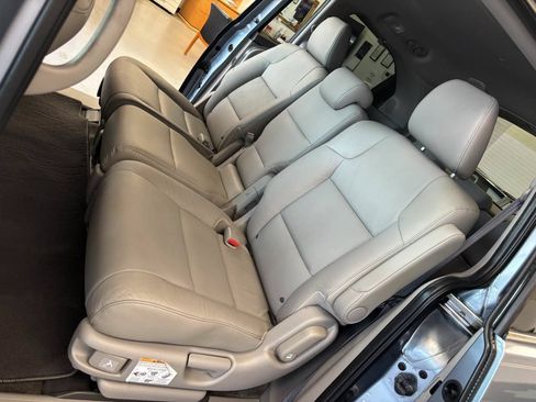 Used 2019 Honda Odyssey EX image 24