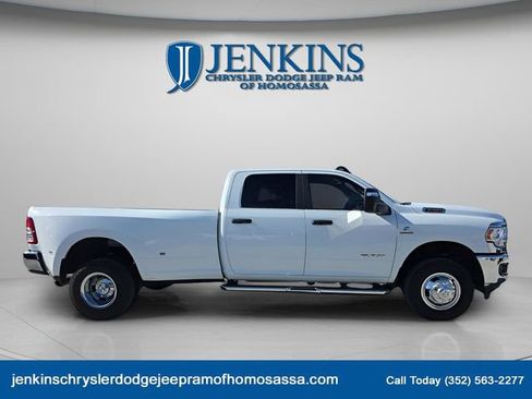Used 2024 RAM 3500 Big Horn AWD/4WD image 1