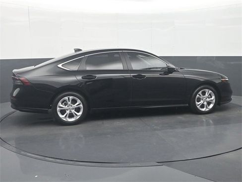 Certified 2025 Honda Accord LX image 8