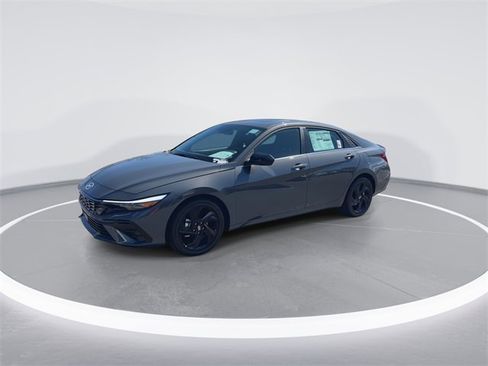 New 2026 Hyundai Elantra SEL Sport image 4