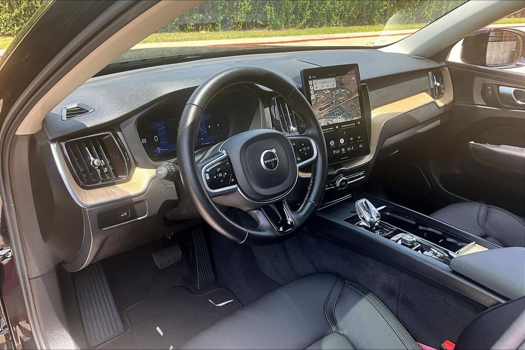 Certified 2026 Volvo XC60 B5 Plus AWD/4WD image 17