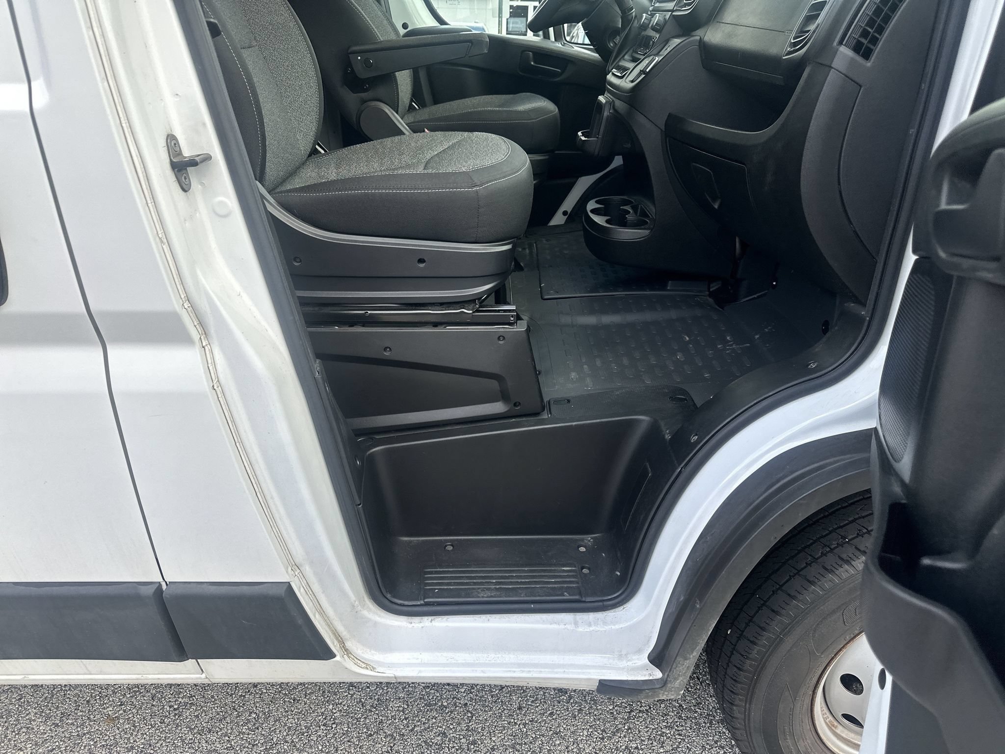 Used 2024 RAM ProMaster 2500 FWD image 13