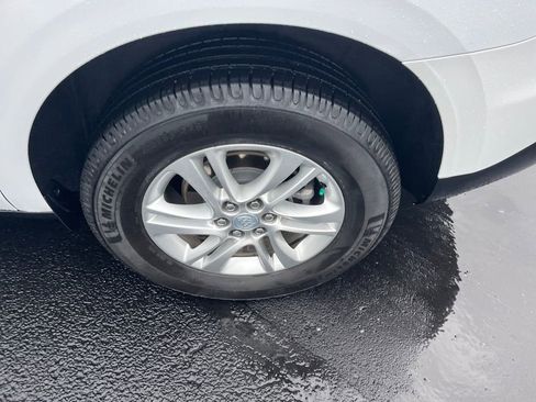 Used 2019 Buick Enclave Essence image 36