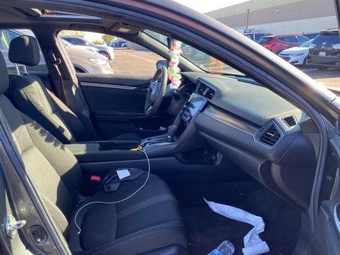Used 2019 Honda Civic EX image 4