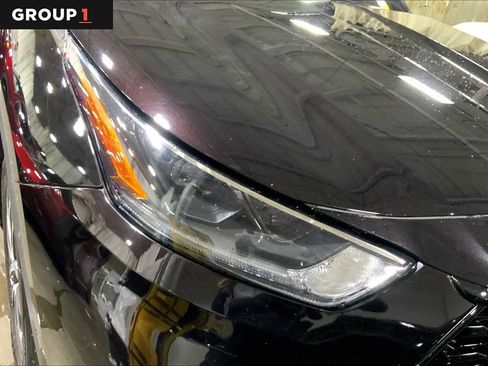 Certified 2021 Toyota Highlander XLE image 28