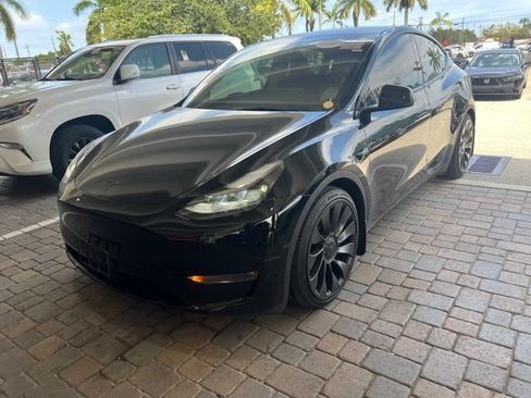 Used 2024 Tesla Model Y Performance AWD/4WD image 2