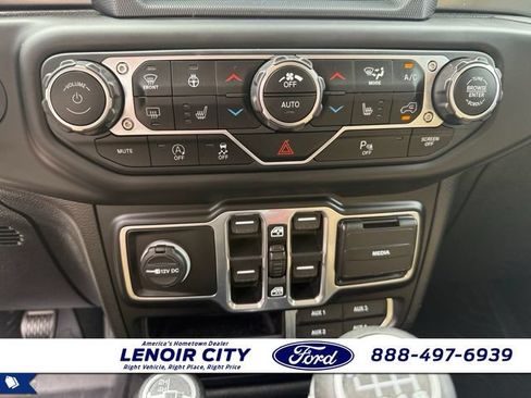 Used 2020 Jeep Gladiator Overland AWD/4WD image 24